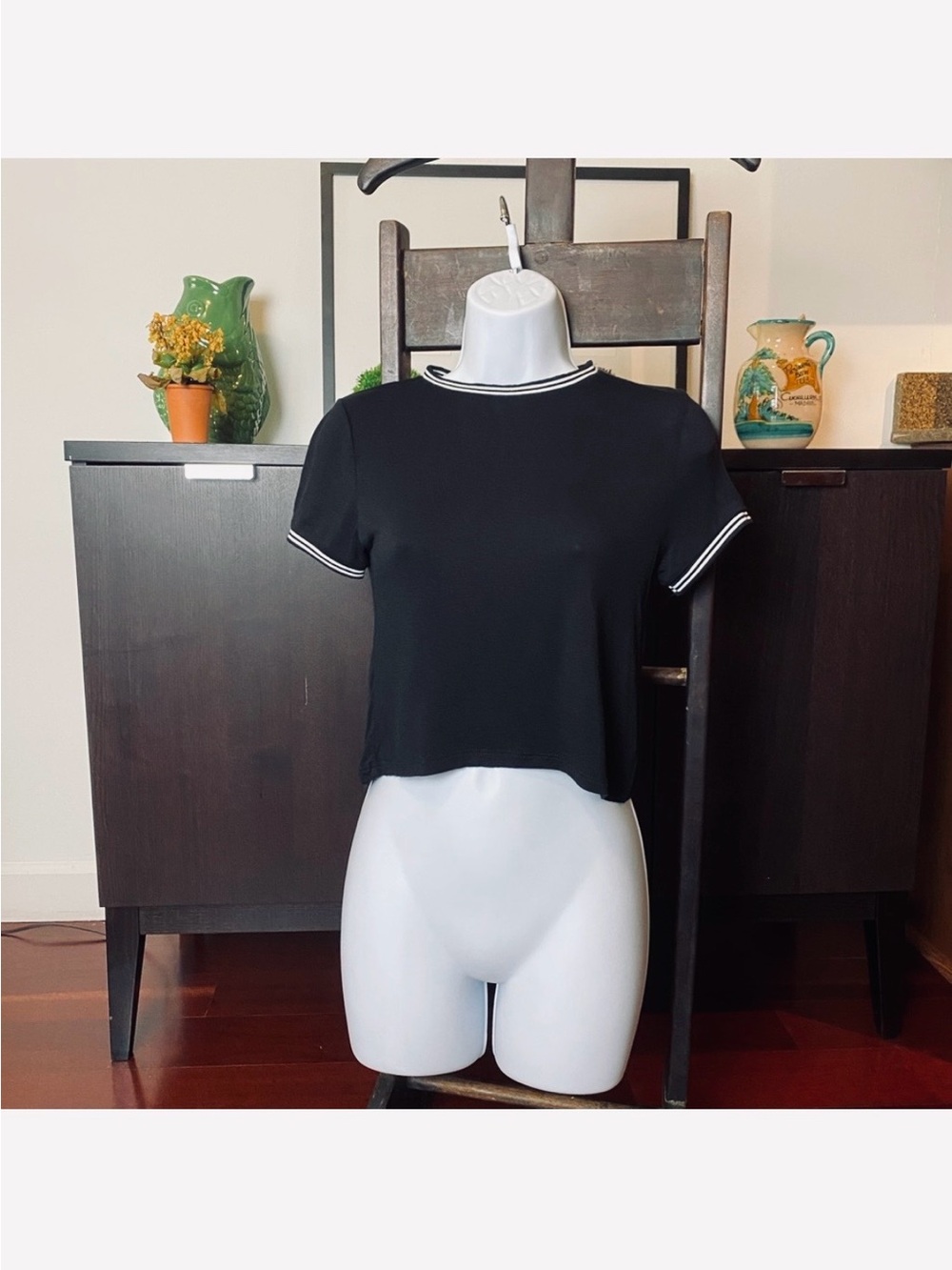Black Cropped Ringer Tee - Picture 4 of 7